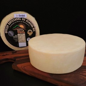 Queijo da Alagoa Tipo Parmesão Tradicional da Fazenda Bela Vista 